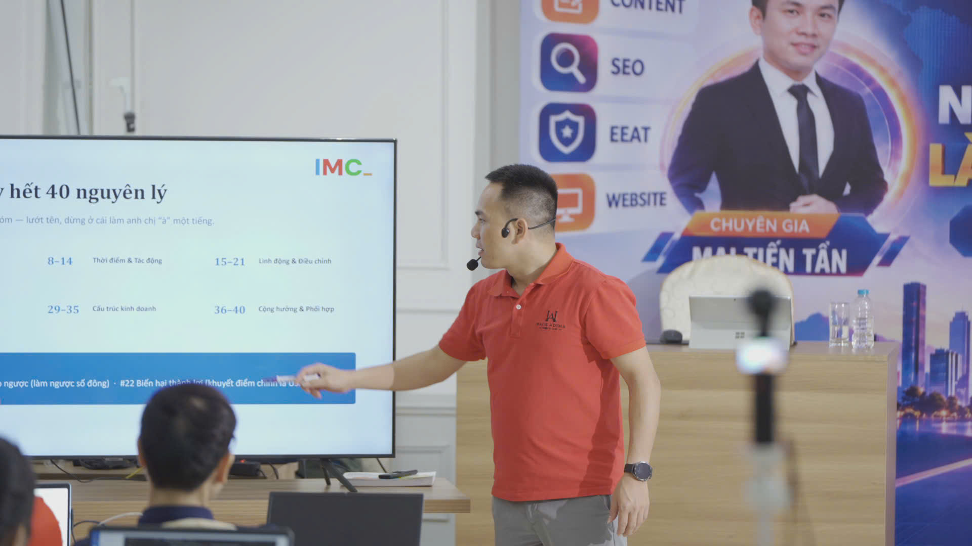 Chuyên gia Mai Tiến Tần giảng dạy tại khóa IMC ở Thanh Sơn, Phú Thọ